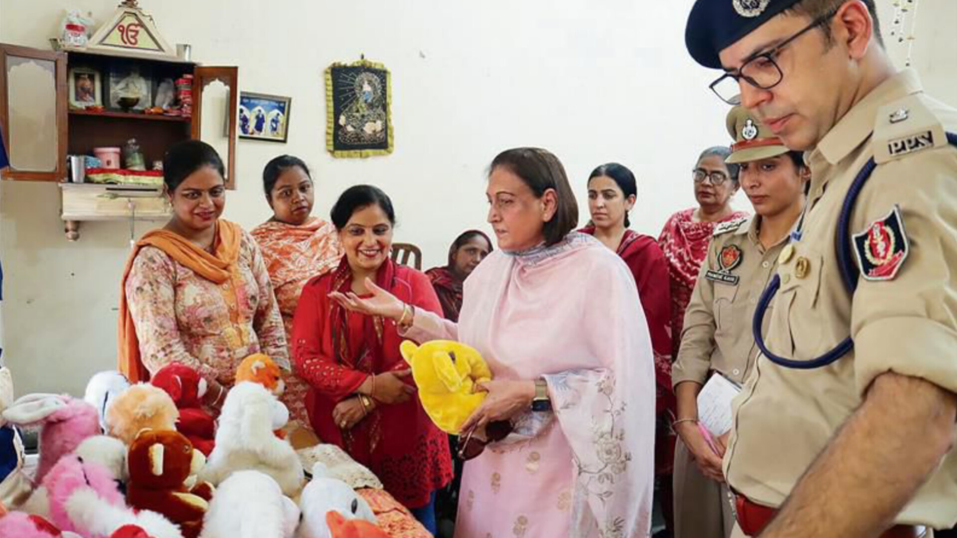Punjab Women’s Commission Chairperson Raj Lali Gill Visits Amritsar Jail, Reviews Facilities for Women Inmates