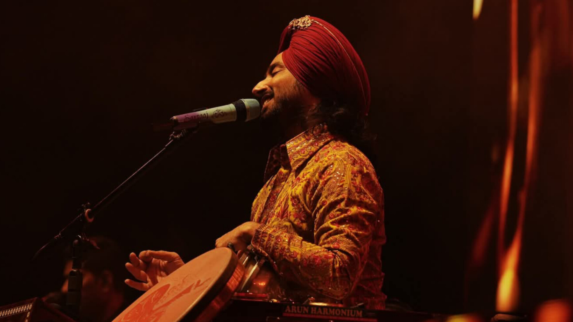 Satinder Sartaaj Captivates Jalandhar Audience During LPU Leg of ‘Heritage Tour India’