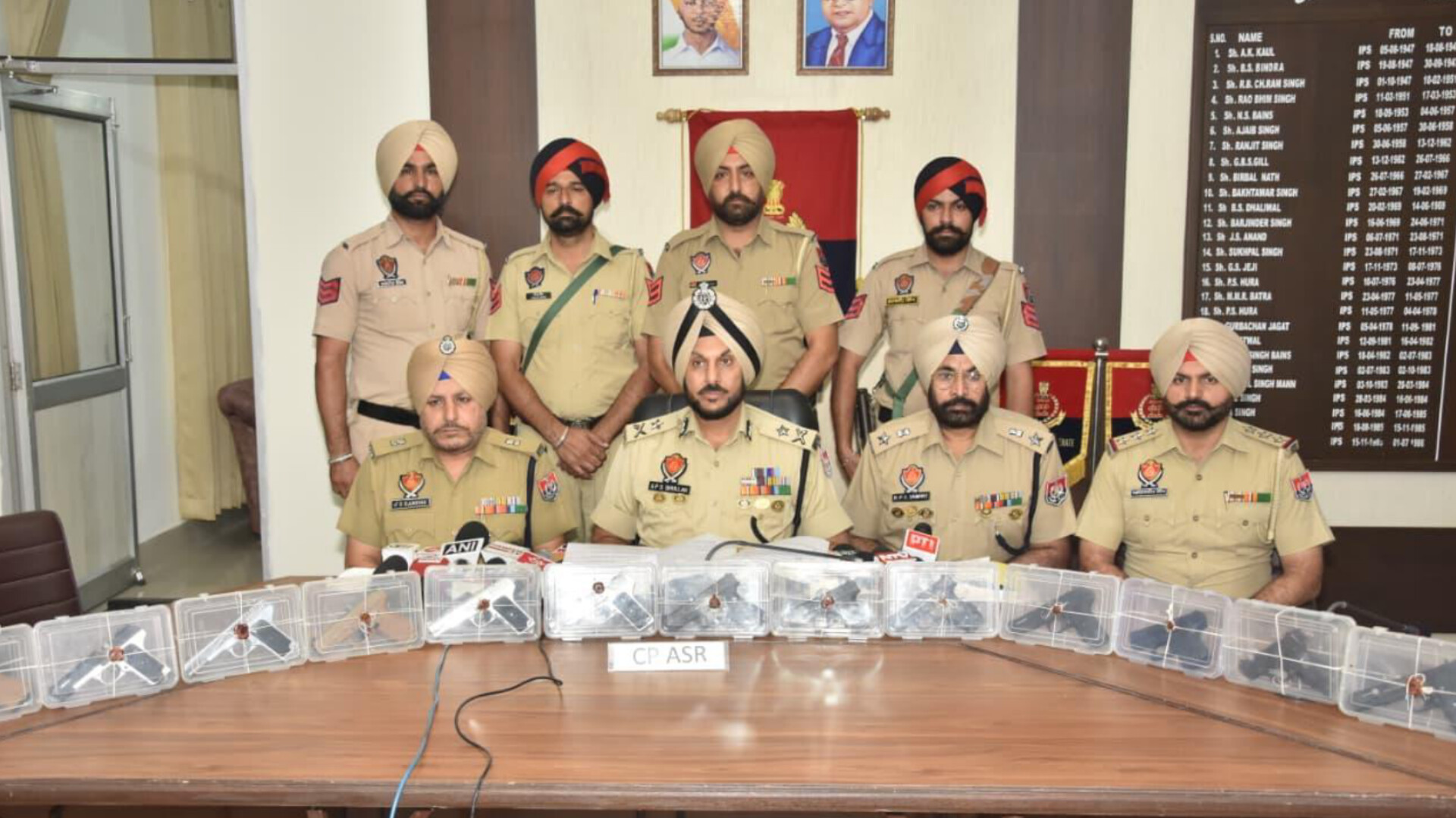 Punjab Police Bust Pakistan-Linked Smuggling Module, Seize Seven High-End Pistols
